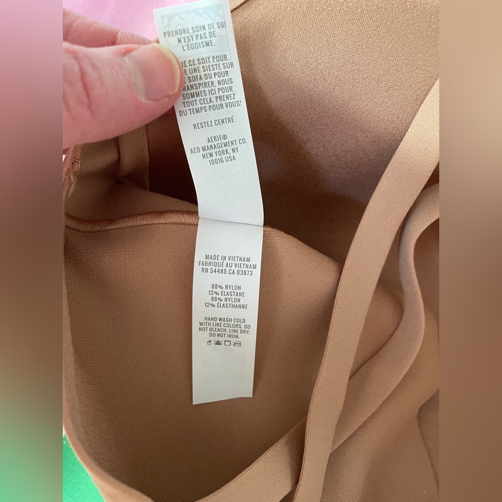 BNWT OFFLINE By Aerie Real Me Hold Up! Strappy Sports Bra in Beach Dune Color - Picture 15 of 16